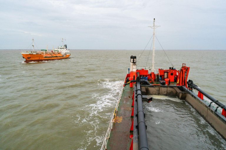 A Trailing Suction Hopper Dredger (TSHD) is mainly used for dredging loose and soft soils such as sand, gravel, silt or clay.